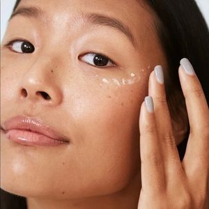 MAAPILIM EYE CREAM WITH VITAMIN C & QUINOA EXTRACT